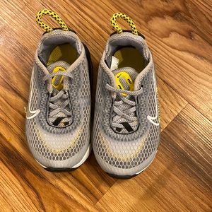 Toddler nike shoes